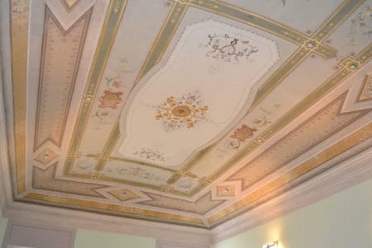 Отель Palazzo Roberti Монте-Сан-Джусто Экстерьер фото