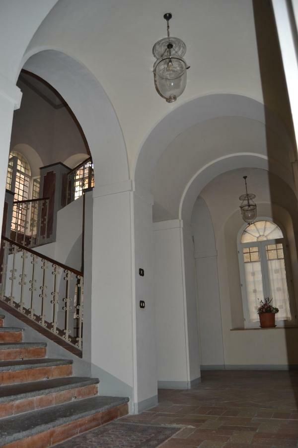 Отель Palazzo Roberti Монте-Сан-Джусто Экстерьер фото